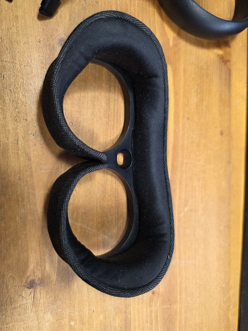 VIVE XR ELITE ツルにヒビあり　おまけ付き