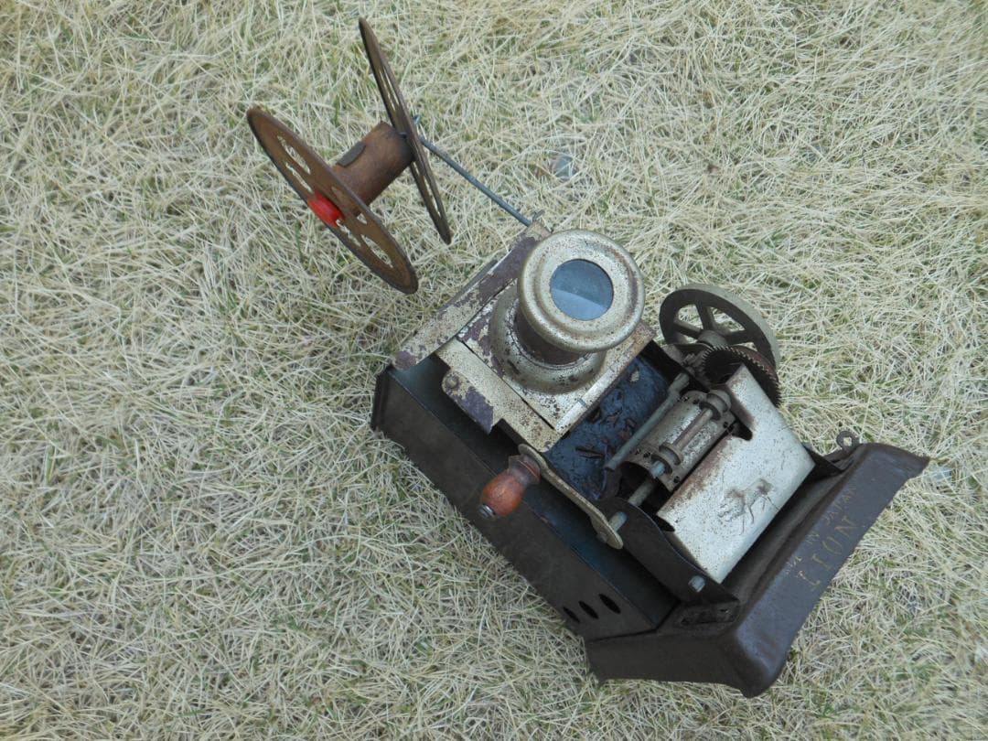 幻燈機　幻灯機　映写機　フィルム映写機　投影機　ライオン　LION