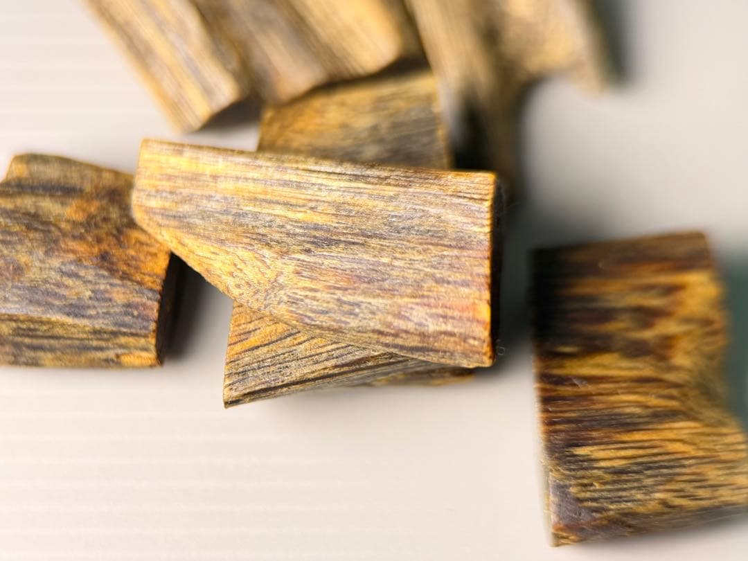 お香 天然沈香 六国五味聞香用 伽羅 香木 1-S-10.625