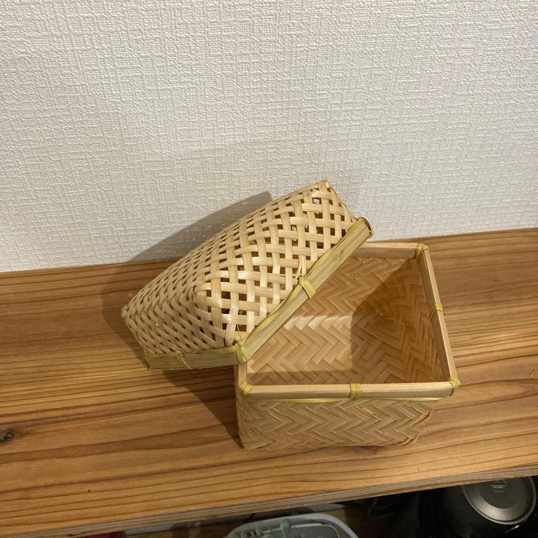 ベトナム産手作りの竹かご　大、小5こセット