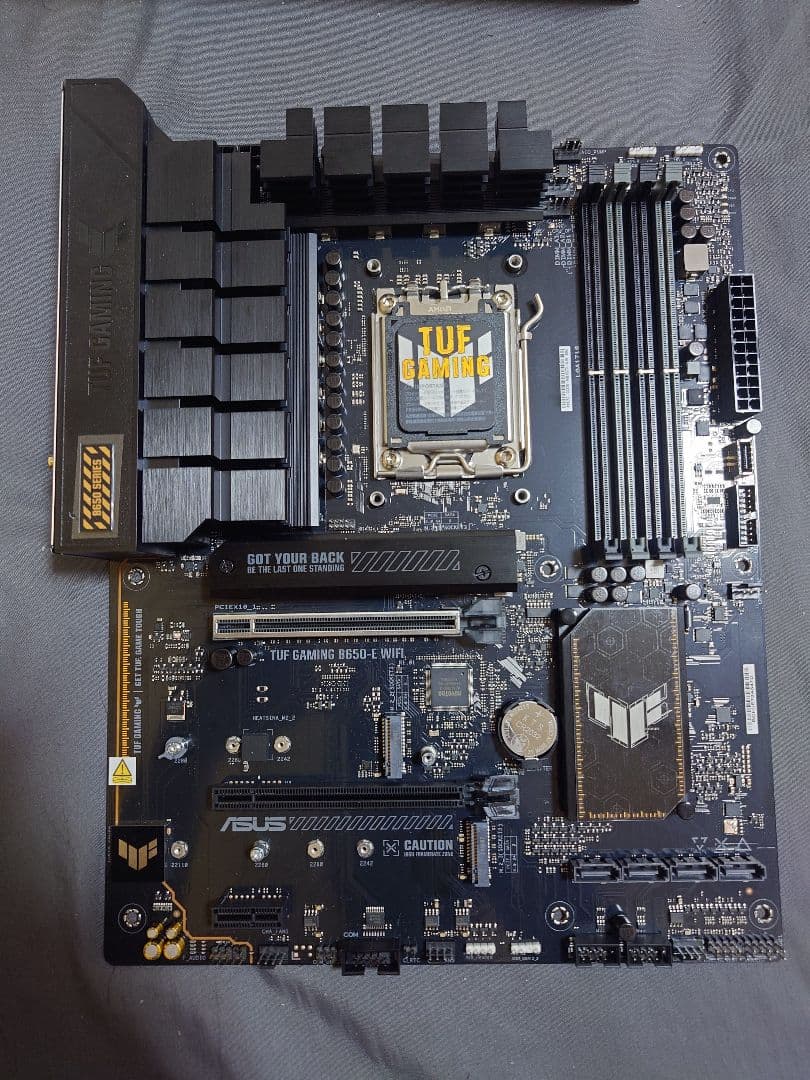 ASUS TUF GAMING B650-E WIFI マザーボード
