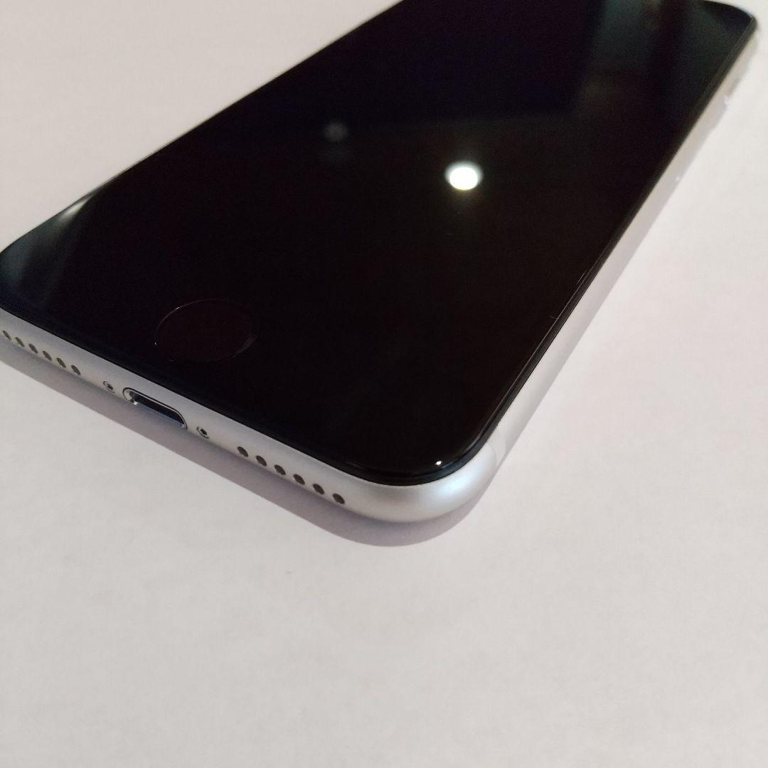 iPhone SE3 64Gb SIMフリー スターライト　白色　506121