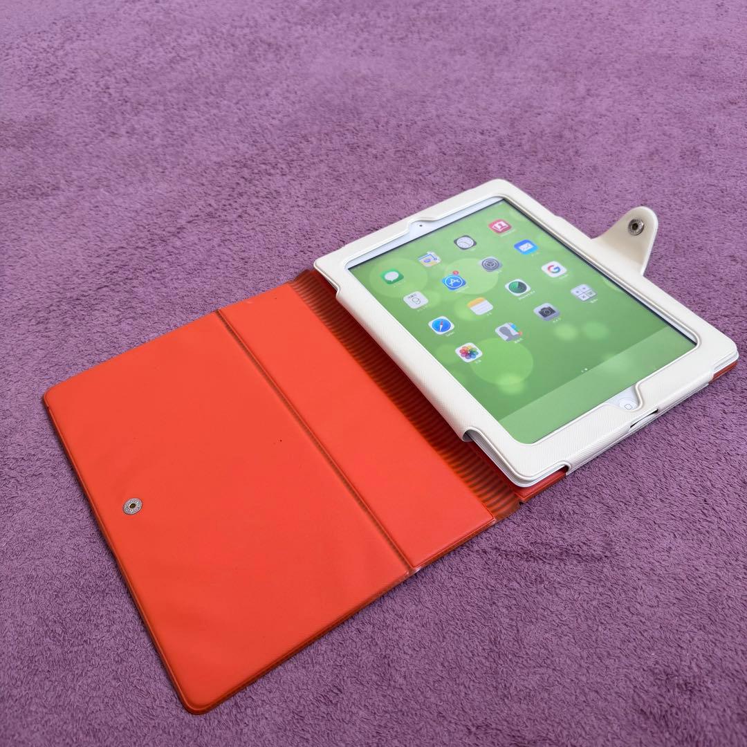 iPad Bluetoothキーボード付きアイパッド　ホワイト シルバー
