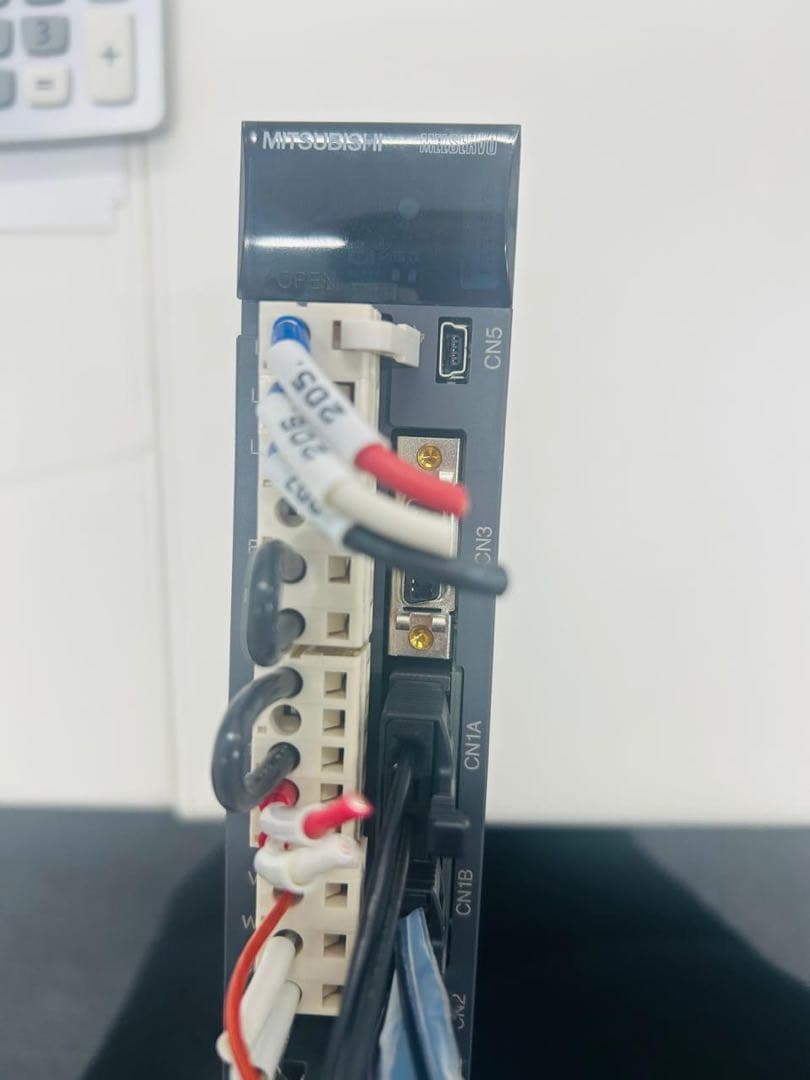 MITSUBISHI AC SERVO MR-J3-10B サーボアンプ