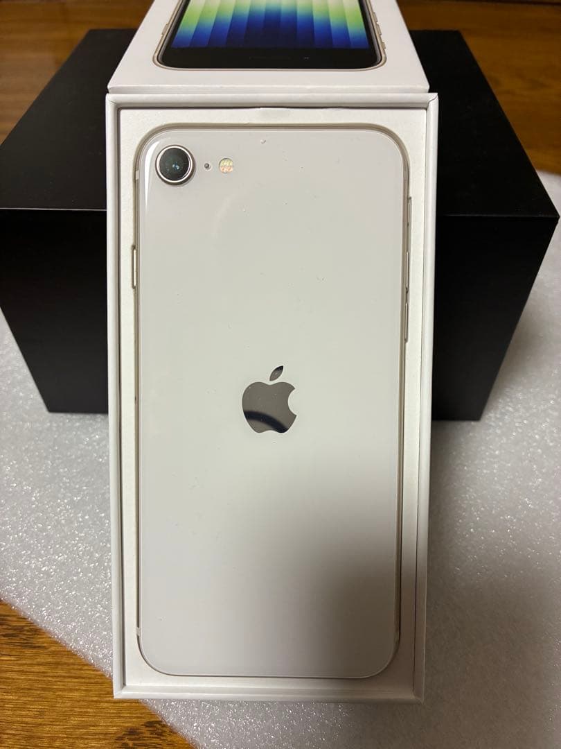 iPhone SE（第3世代）64GB スターライト SIMフリー 美品
