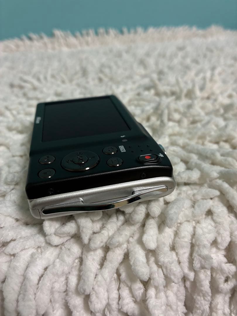 Nikon COOLPIX S3300 コンパクトデジタルカメラ　シルバー