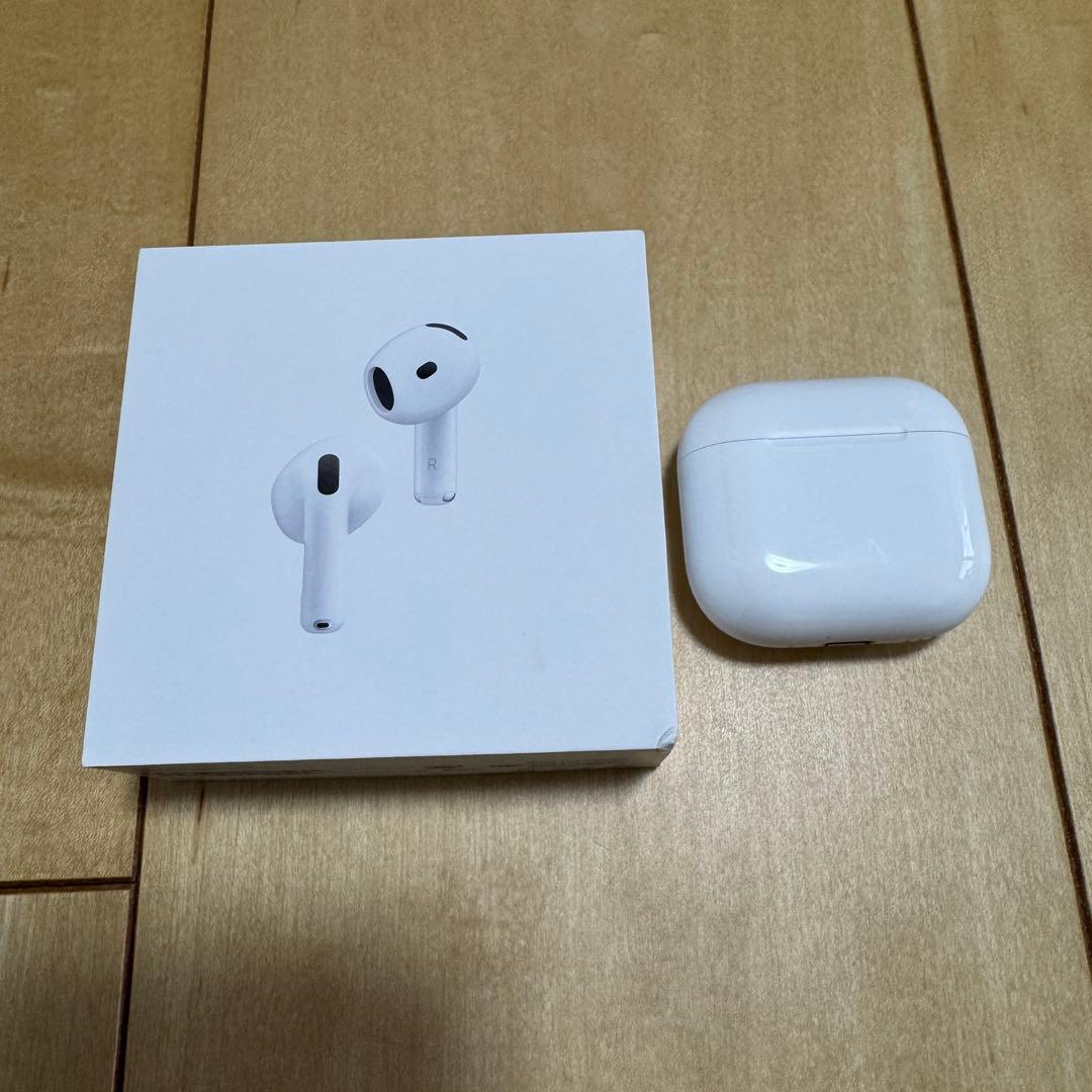 Apple AirPods 4 充電ケースと箱と説明書付き