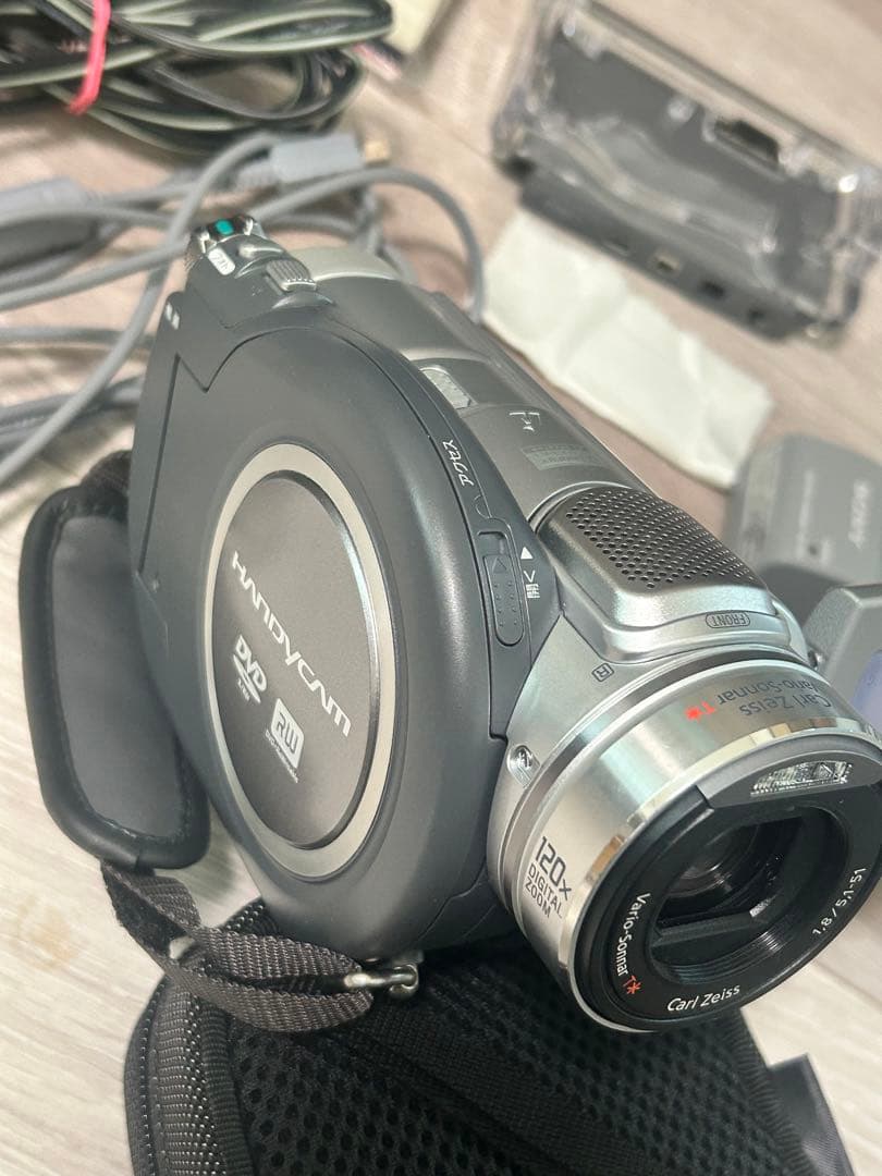SONY Handycam DCR-DVD 505 4.0メガピクセル 本体