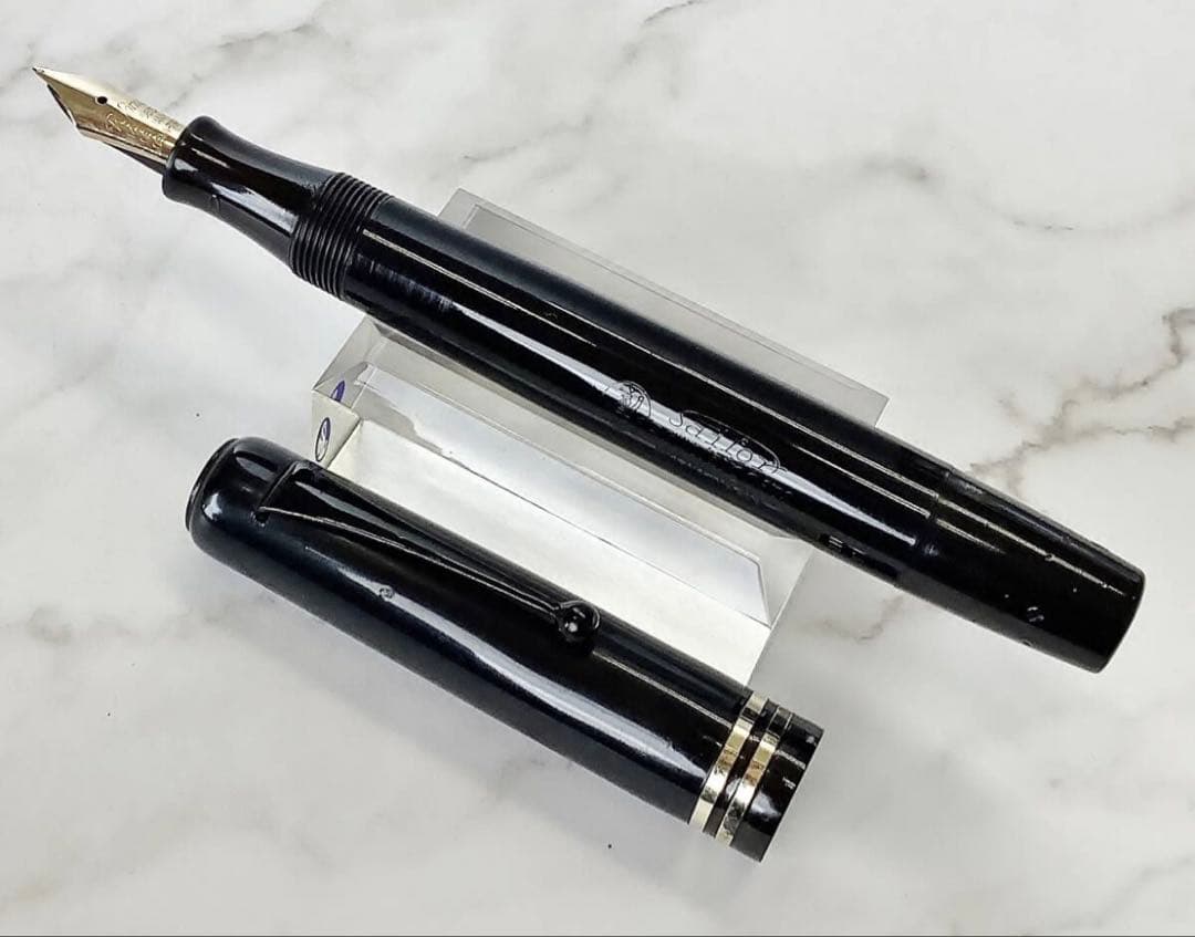 ももきち　セーラー万年筆 黒 エボナイト製 金ペン先