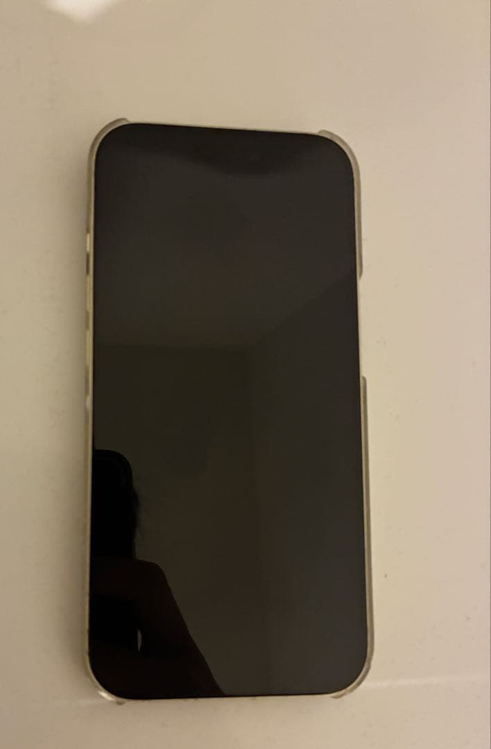 ジャンク品 iPhone 15 本体　イエロー 背面ひび割れ　動作確認済