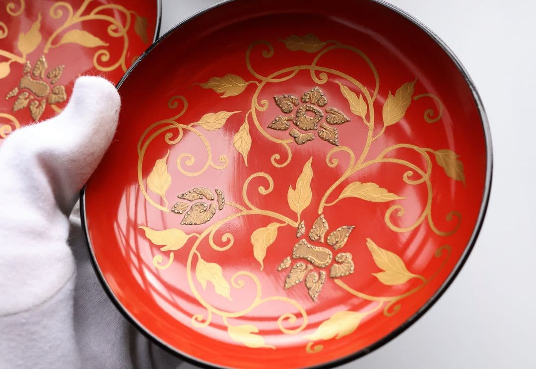 【CM448】天然木漆塗 花唐草金蒔絵 黒塗 朱塗 椀三客 大正昭和 木製漆器