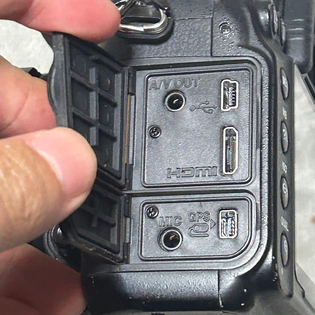 【動作品 美品　箱・付属品完備】 Nikon D7000 レンズキット