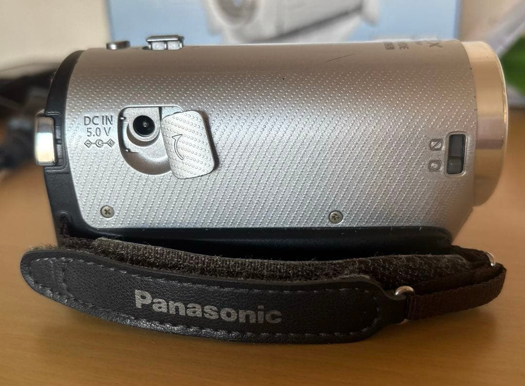 Panasonic HC-V100M ビデオカメラ 本体