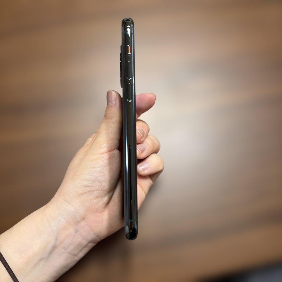 Apple iPhone 11 Pro ミッドナイトグリーン