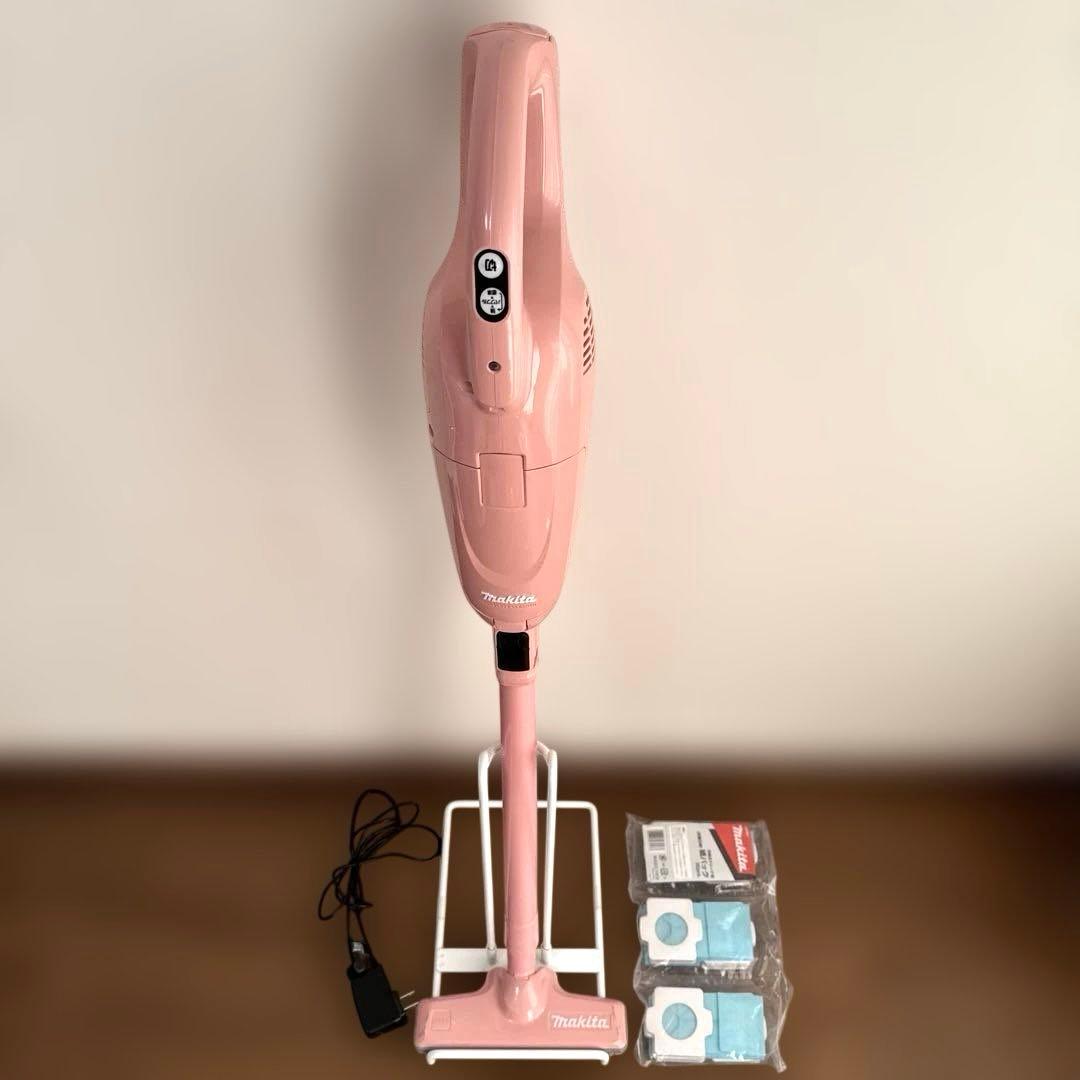 マキタ コードレス掃除機　スタンド付き　紙パック３０枚付き　ピンク　充電式