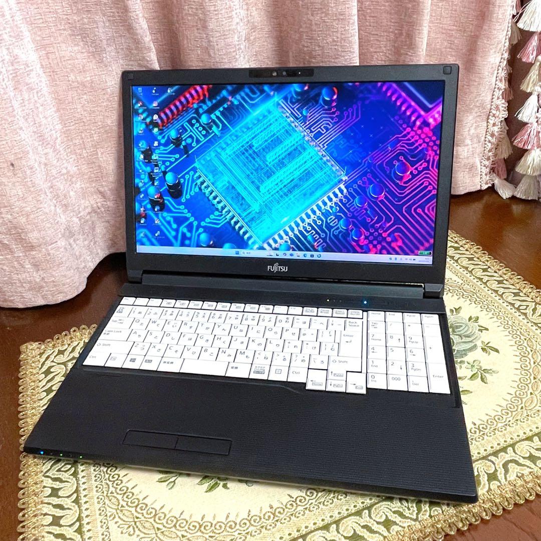 第11世代Corei5⭐︎SSD⭐︎フルHD⭐︎カメラ⭐︎ノートパソコン オフィス付き