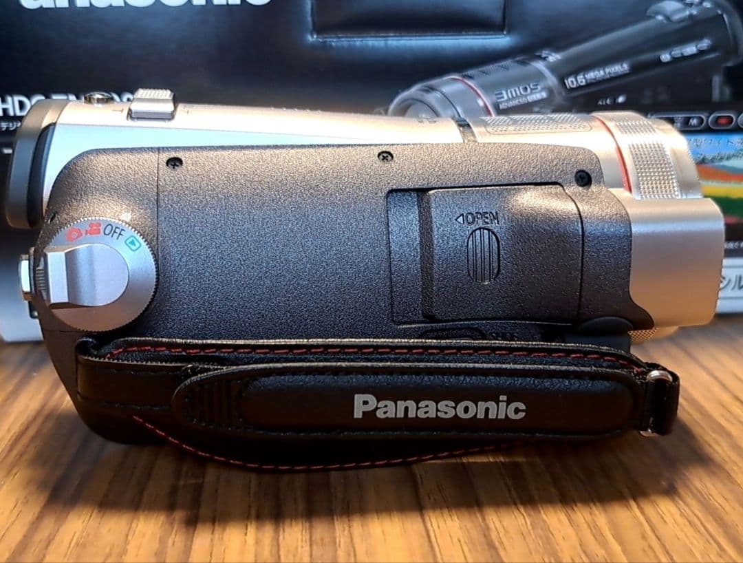Panasonic パナソニック　HDC-TM300-S ビデオカメラ