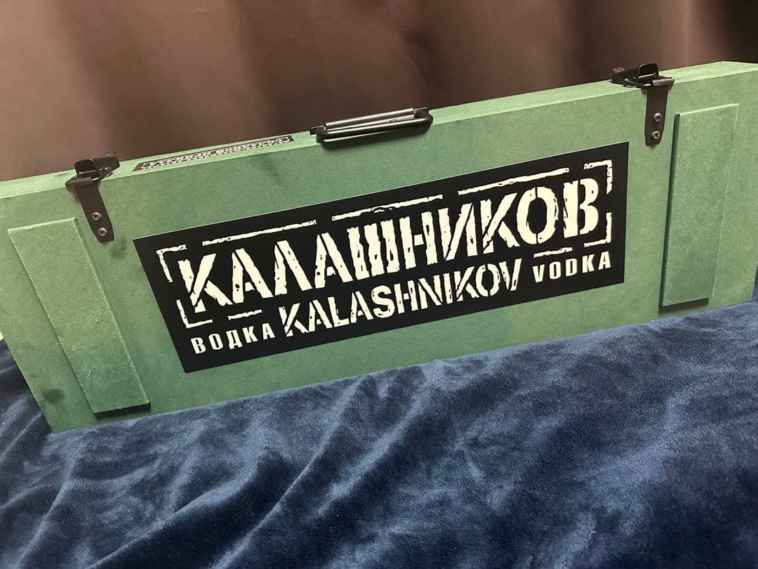 KALASHNIKOV VODKA AK-47型ボトル 750ml カラシニコフ