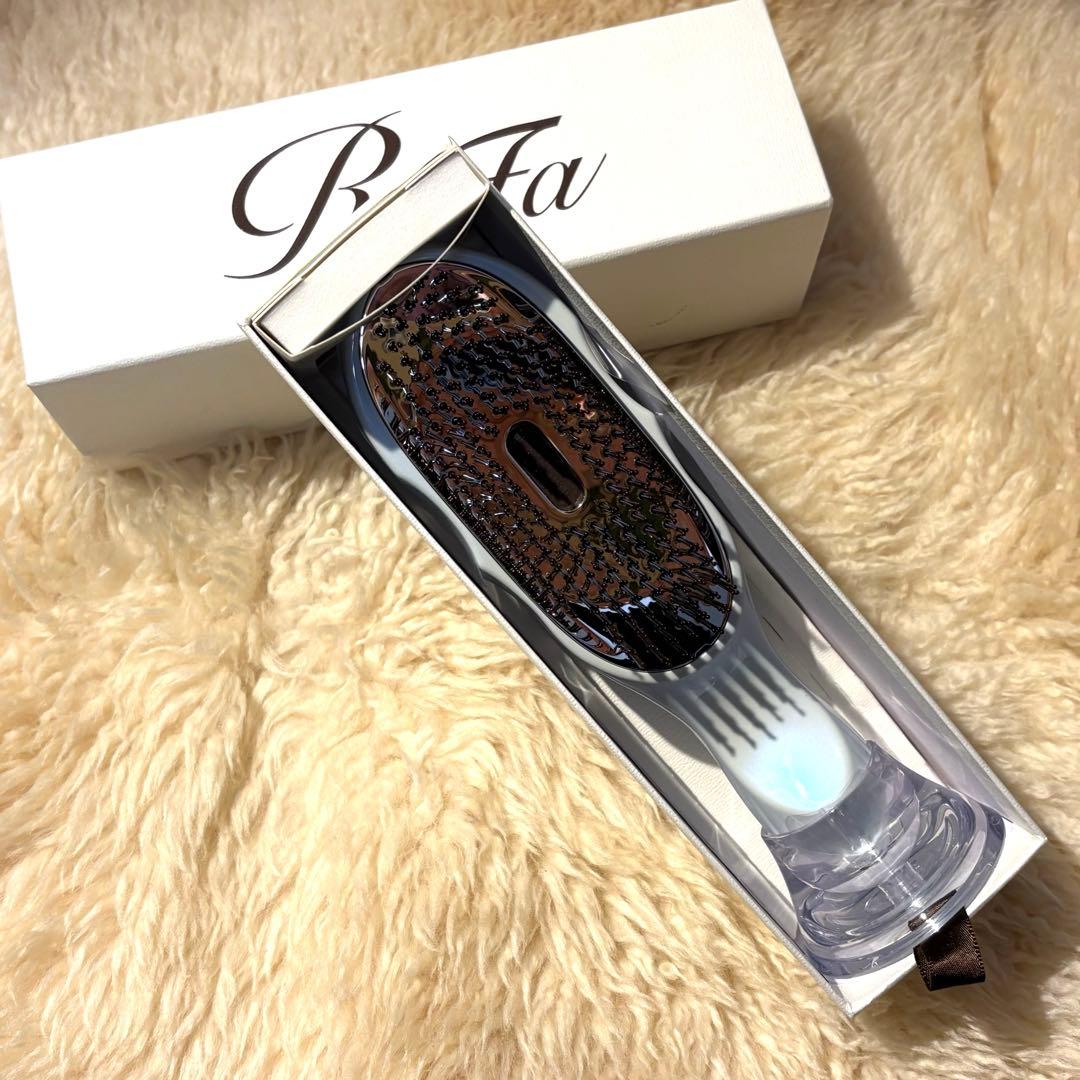 【新品未使用】ReFa リファイオンケアブラシプレミアム　ホワイト