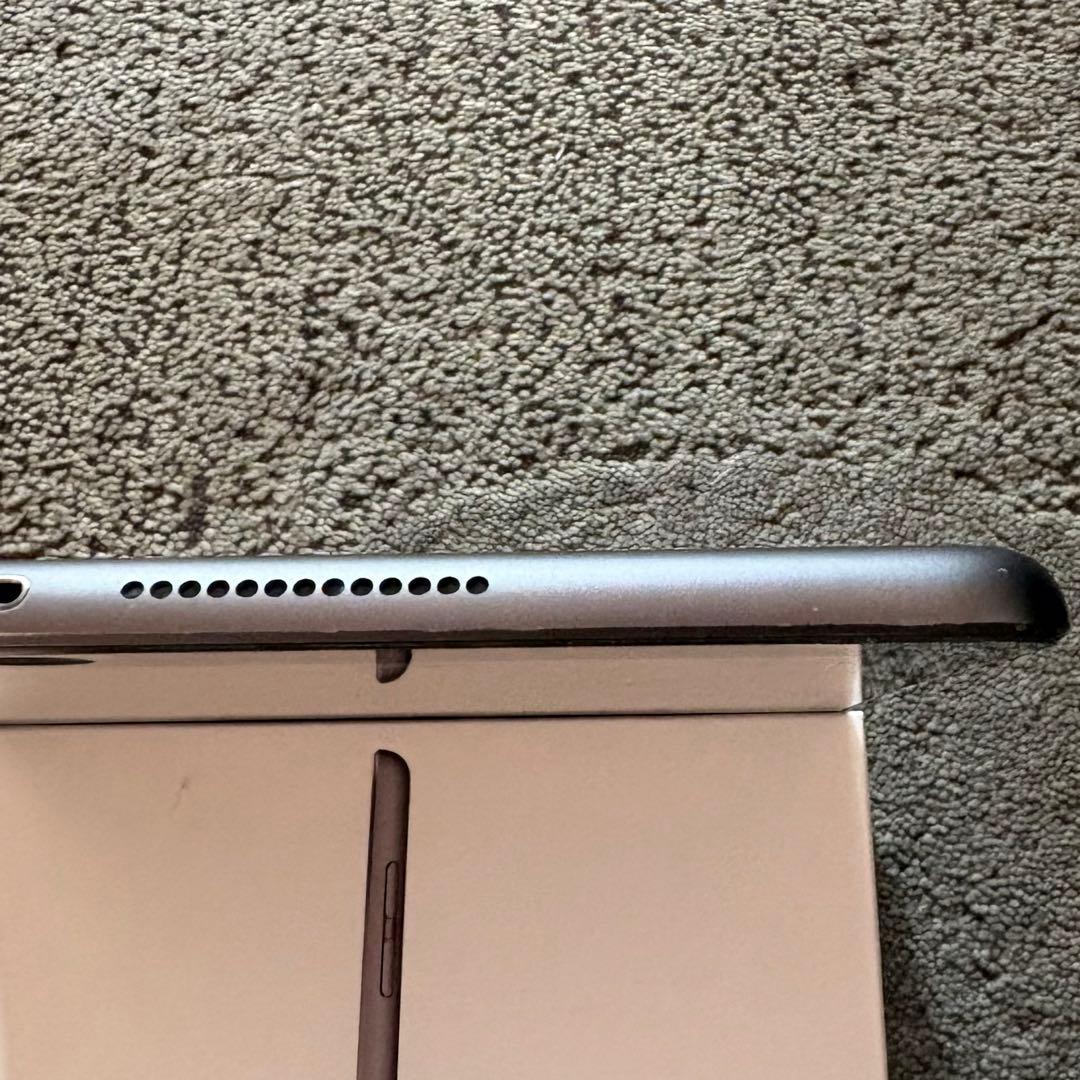 Apple iPad 10.2 第8世代　128GB スペースグレー　アップル