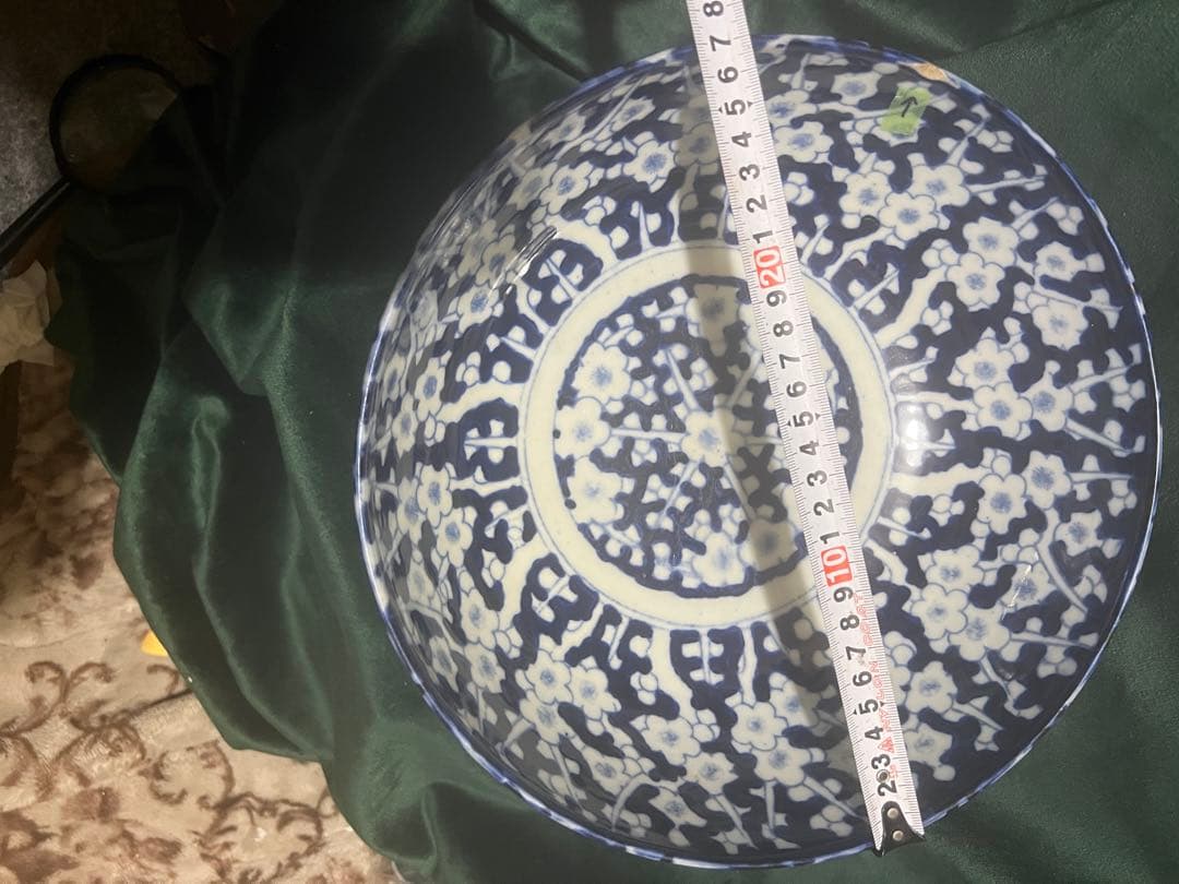 中国骨董品？古い染付 、古い青と白の花柄ボウル 旧家蔵出し （澄んだ声）