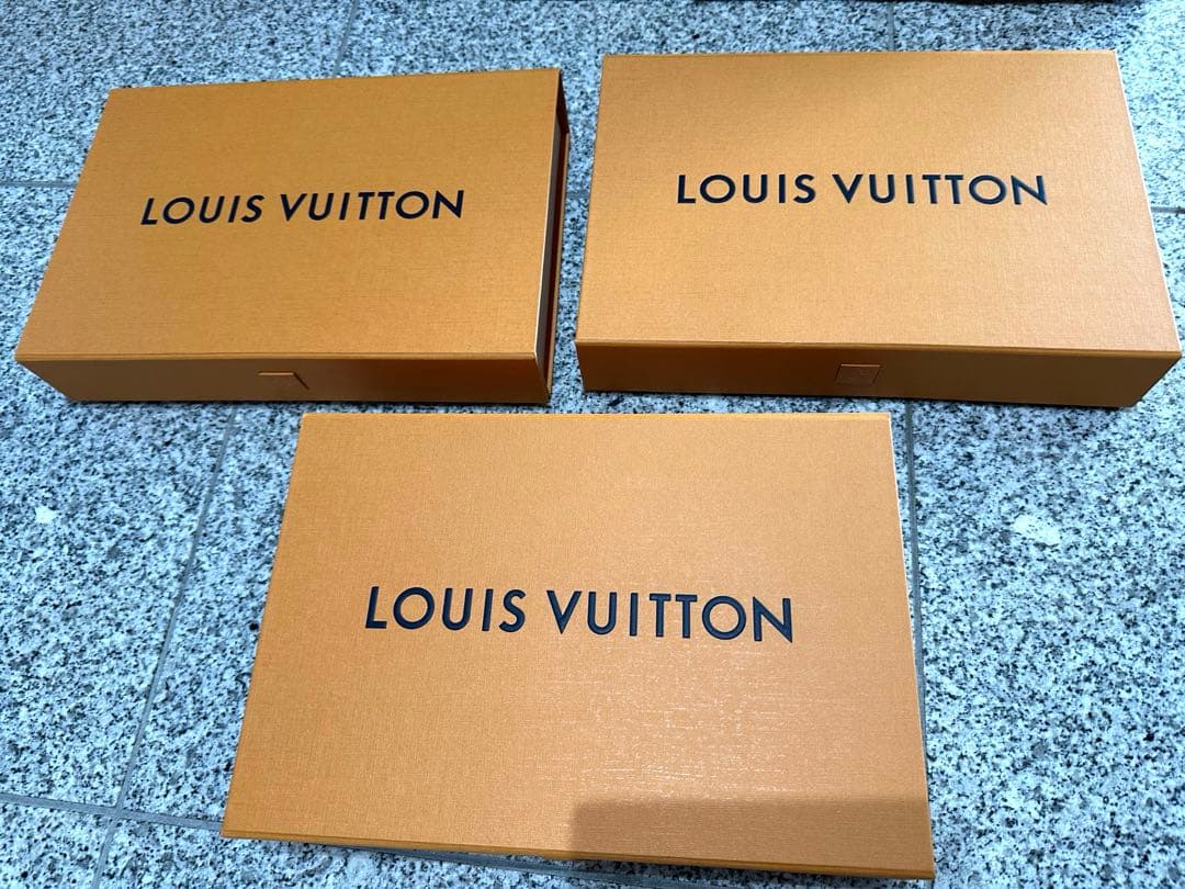 Louis Vuitton 箱・ショップ袋・リボン・ハンガーセット