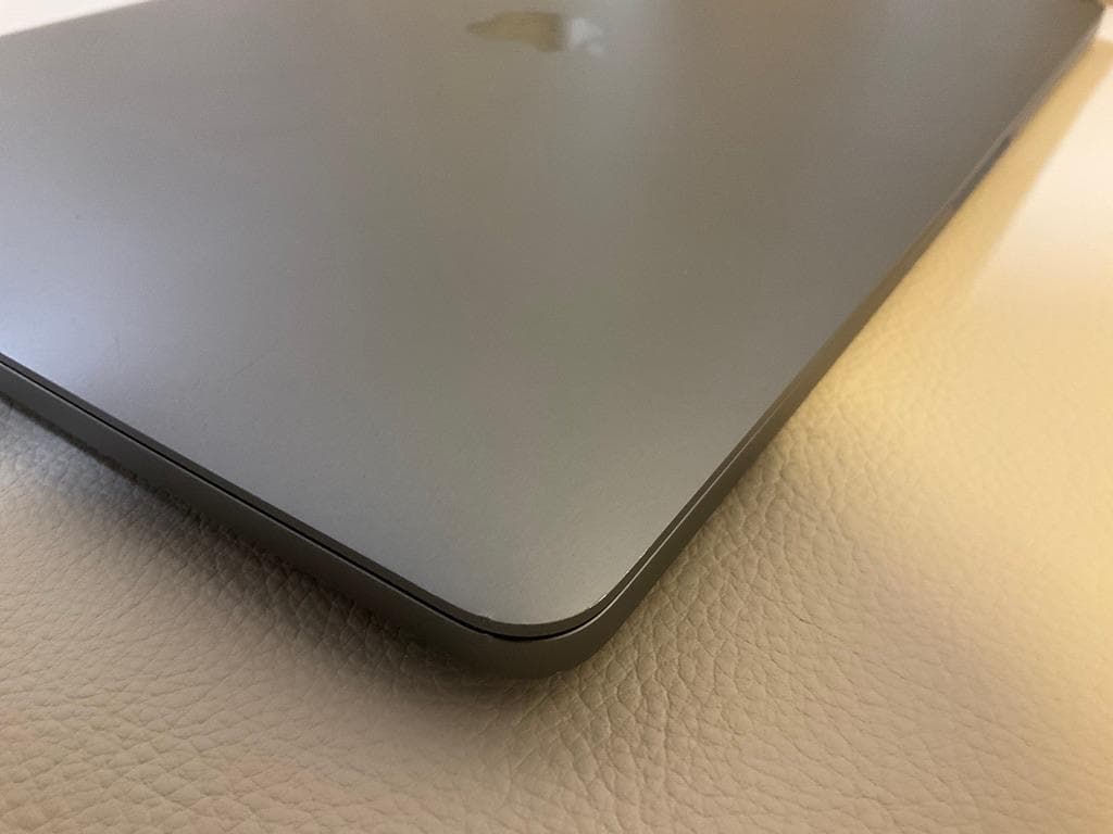 MacBook本体 MacBook Pro 13 2019 16GB 512GB Touch Bar