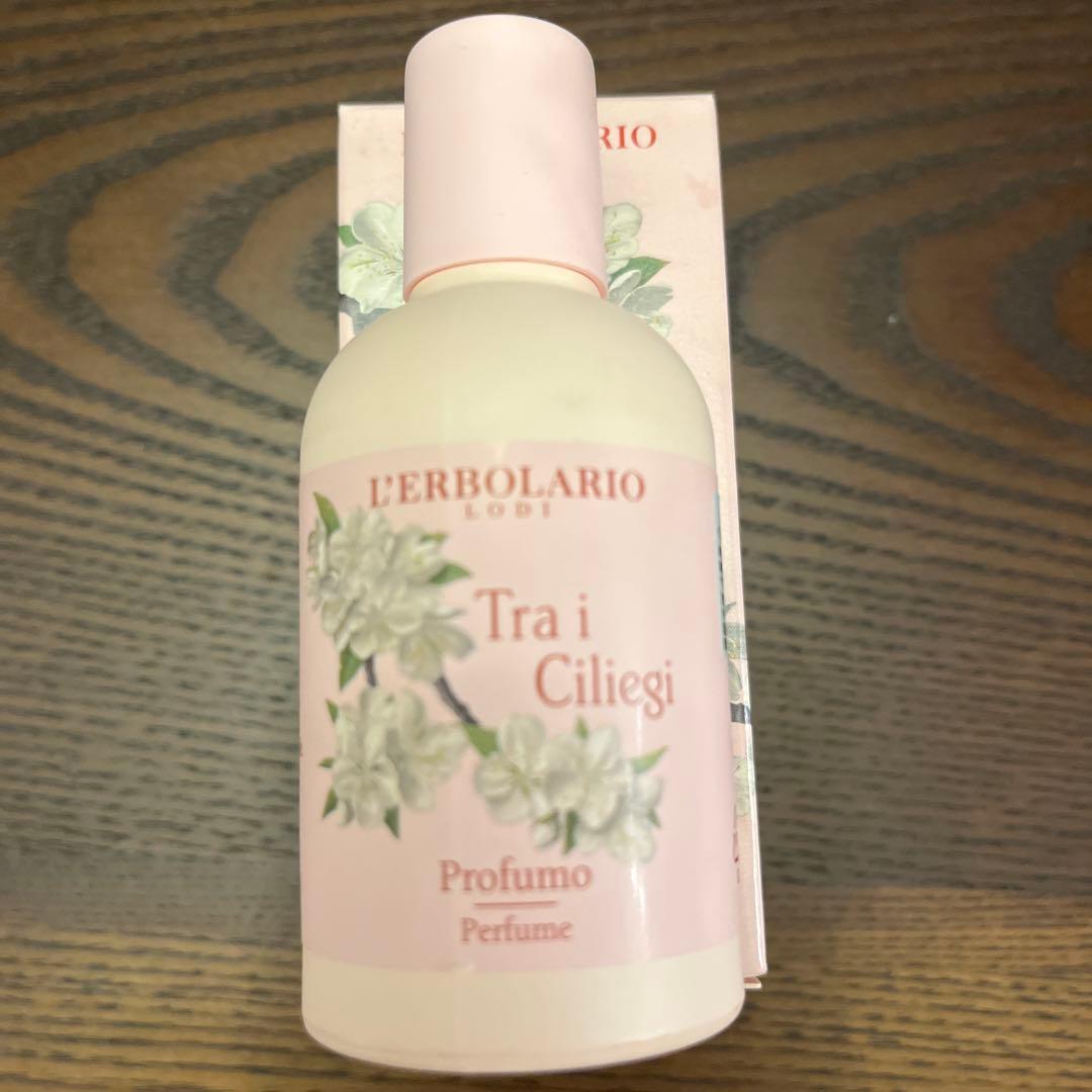 レルボラリオ トラ イ チリエージ 香水 50ml
