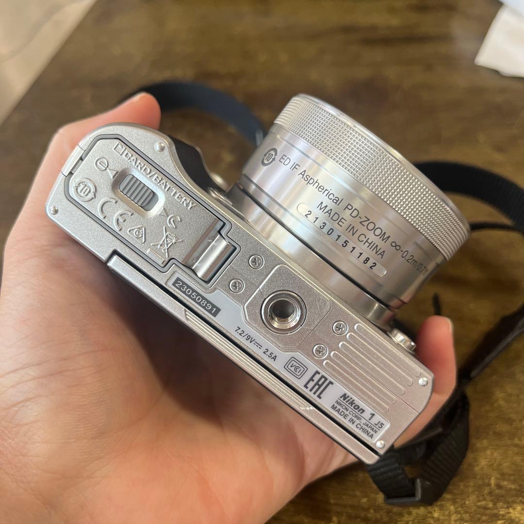 ニコン　Nikon 1 J5 ダブルレンズキット