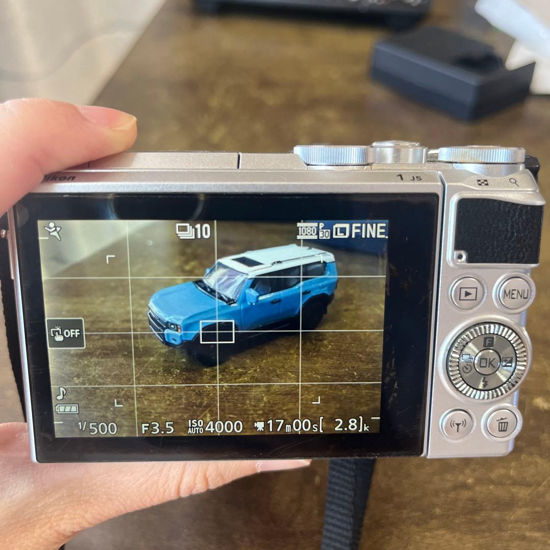 ニコン　Nikon 1 J5 ダブルレンズキット