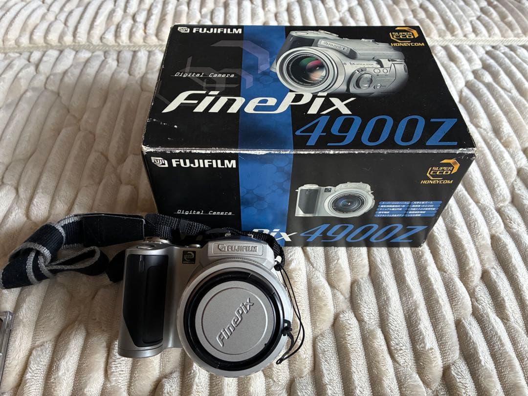 富士FUJIFILM FinePix 4900Z デジタルカメラ（付属品一式）