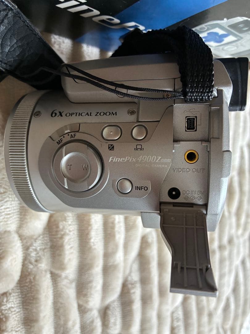 富士FUJIFILM FinePix 4900Z デジタルカメラ（付属品一式）