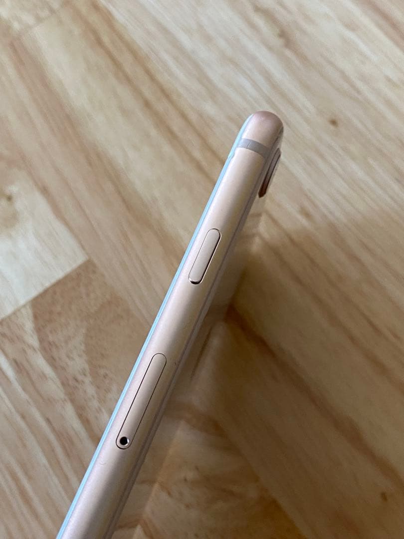 iPhone 8 ゴールド 64GB 画面割れ（ジャンク）