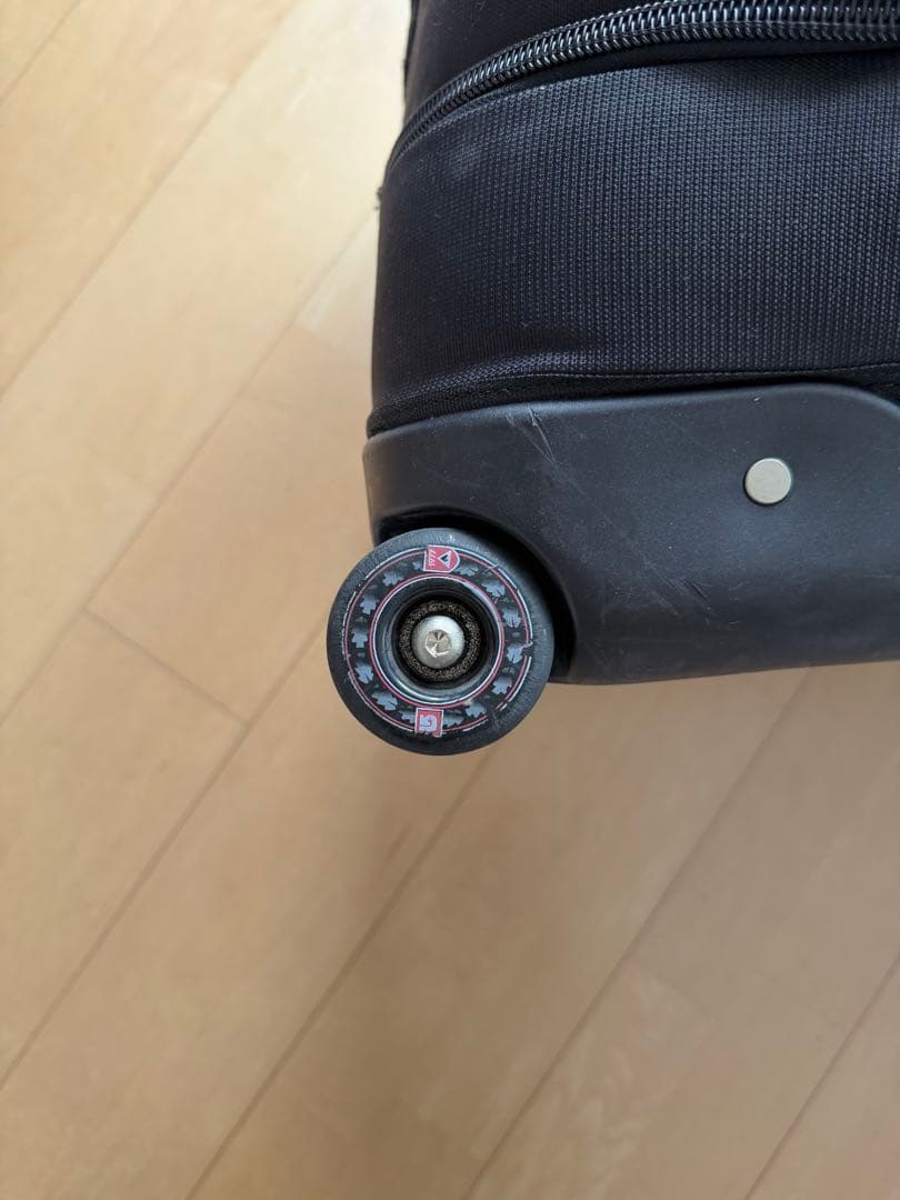 バートン BURTON キャリーバッグ　ブラック 旅行
