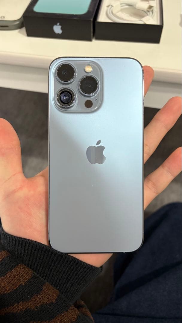 Apple iPhone 13 Pro シエラブルー 本体　レンズ割れ