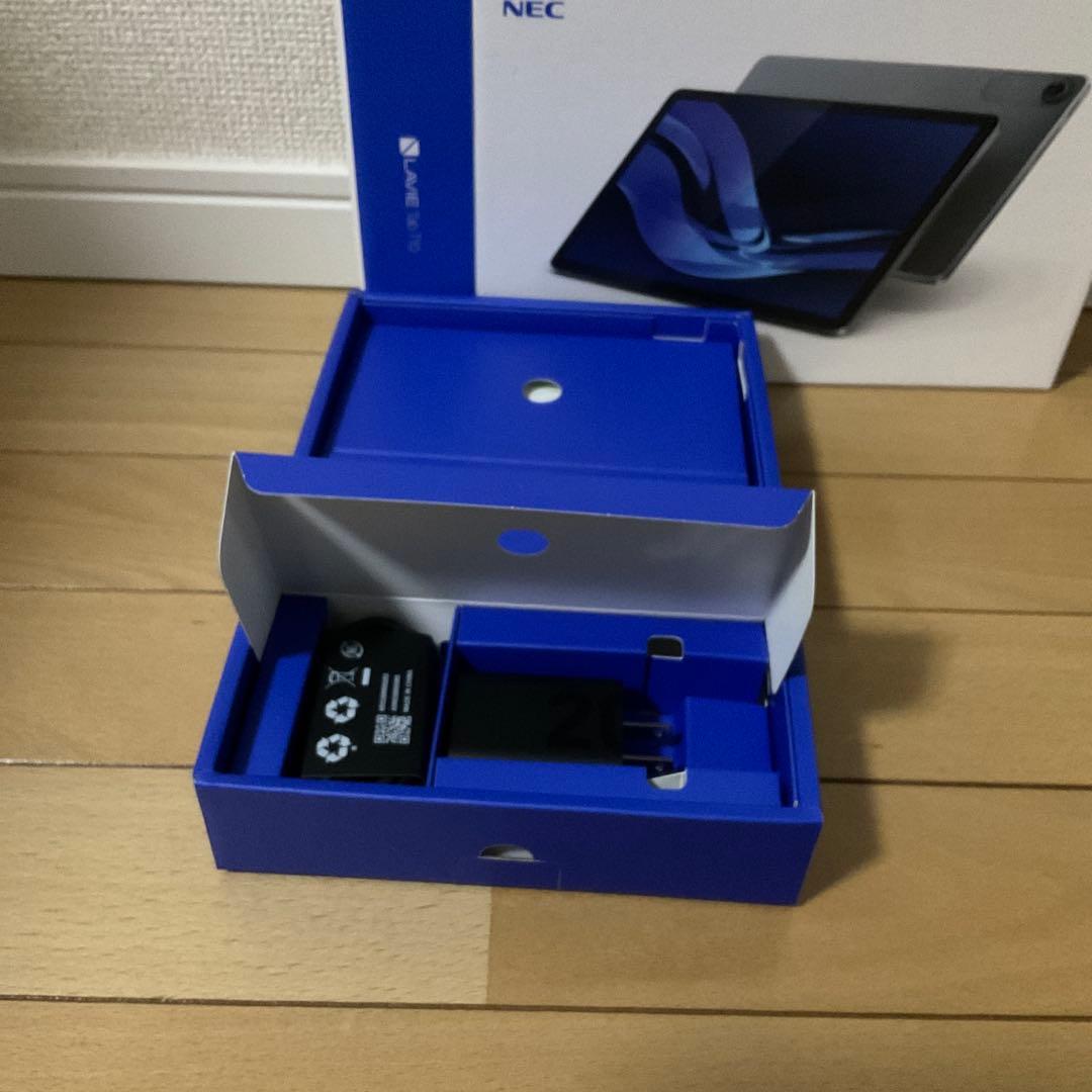 NEC LAVIE Tab T10 シルバー 本体