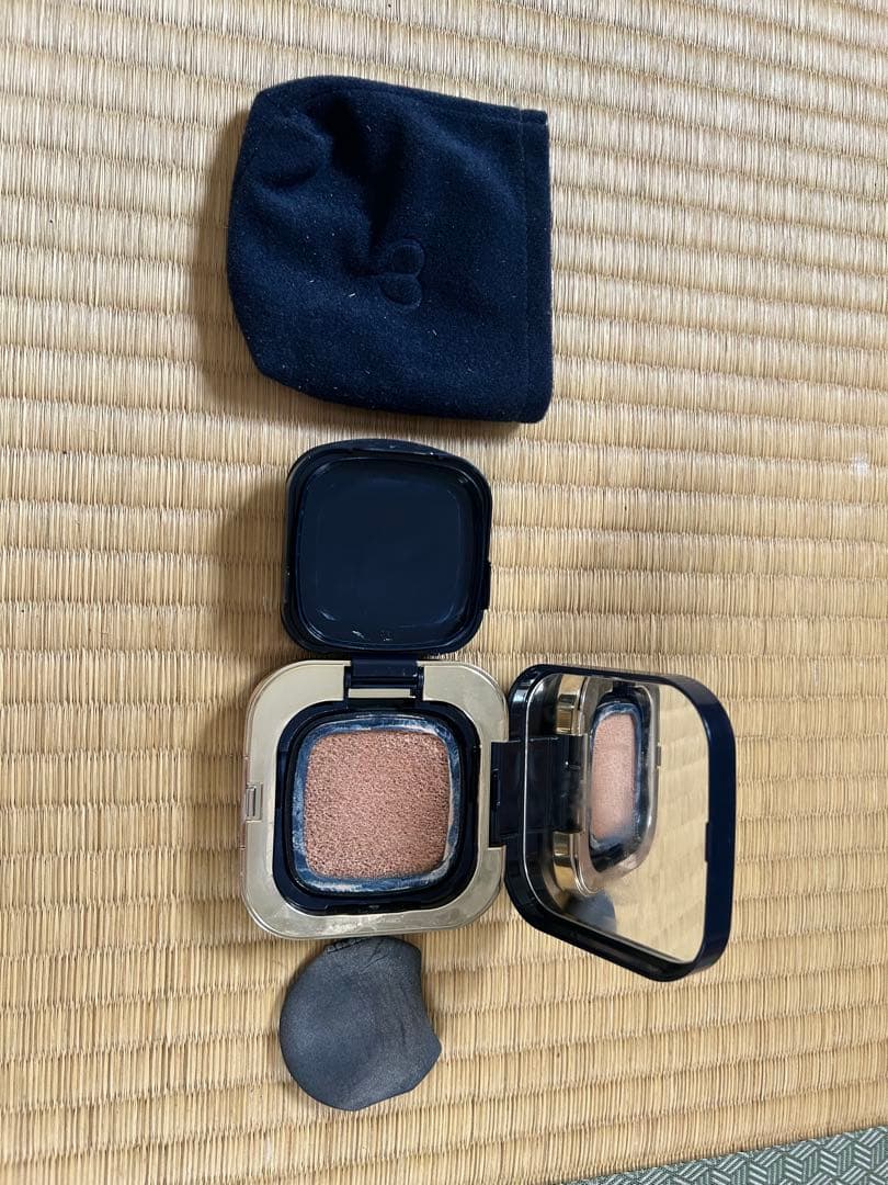 クレ・ド・ポーボーテ　タンクッションエクラ　ルミヌ　オークル20 SPF25