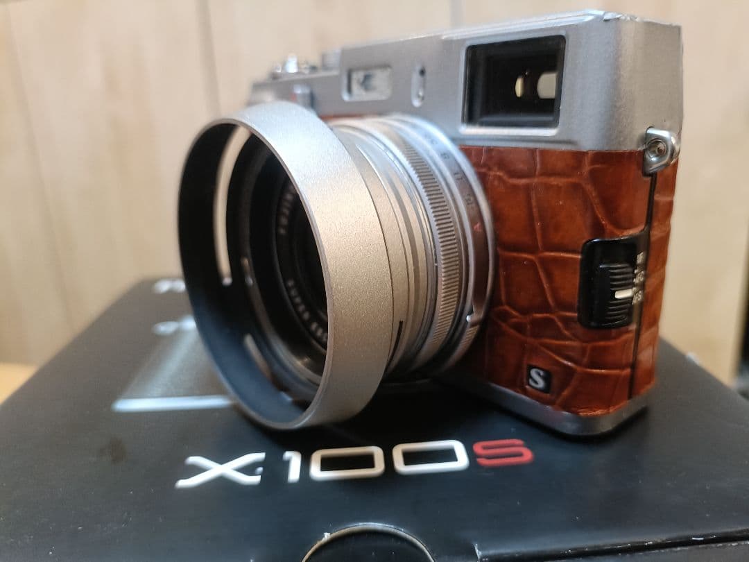 Fujifilm X100S デジタルカメラ フード＆フィルター付