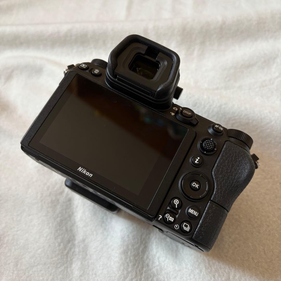 Nikon Z6 ボディ　マウントアダプターFTZ 正規品ニコン　ミラーレス一眼
