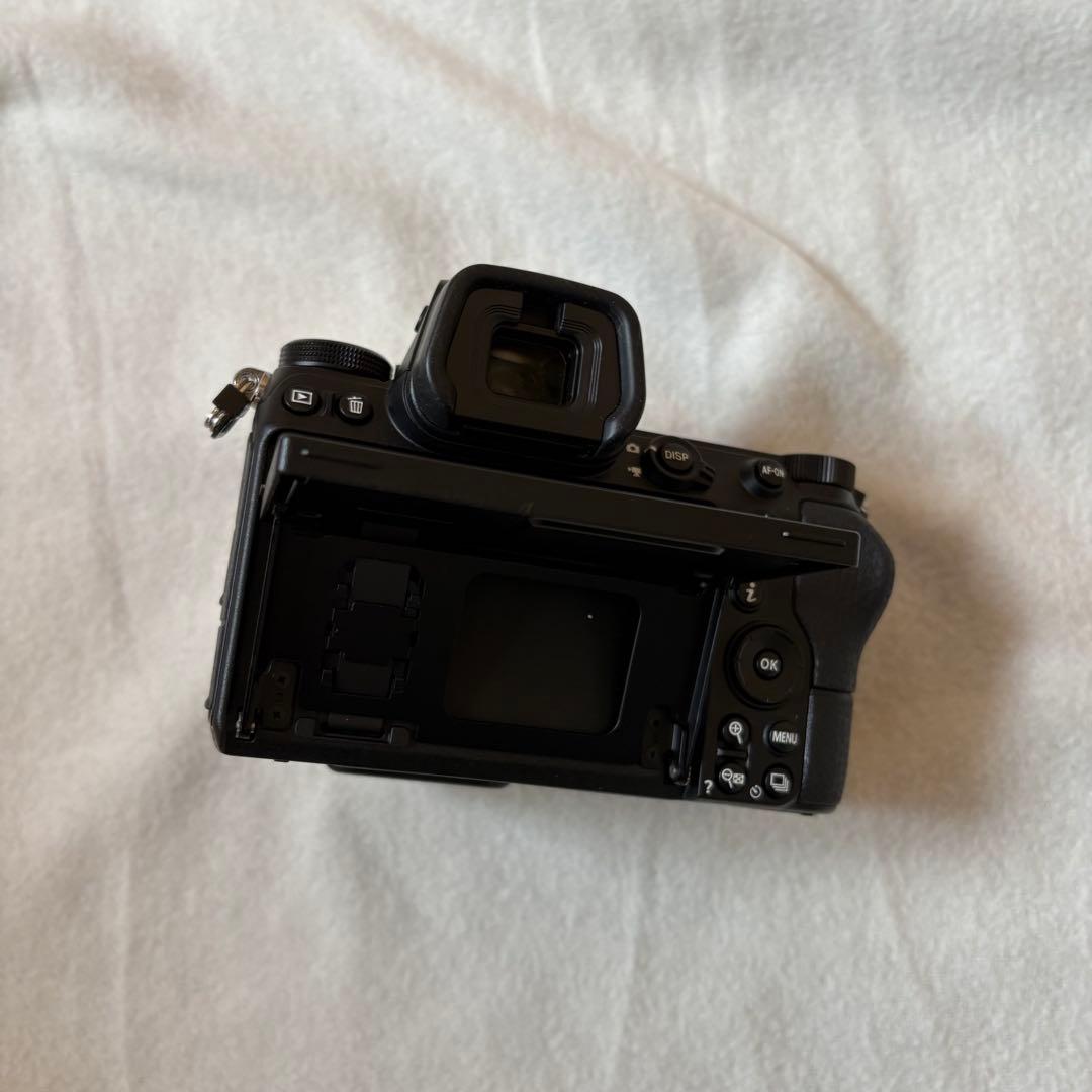 Nikon Z6 ボディ　マウントアダプターFTZ 正規品ニコン　ミラーレス一眼
