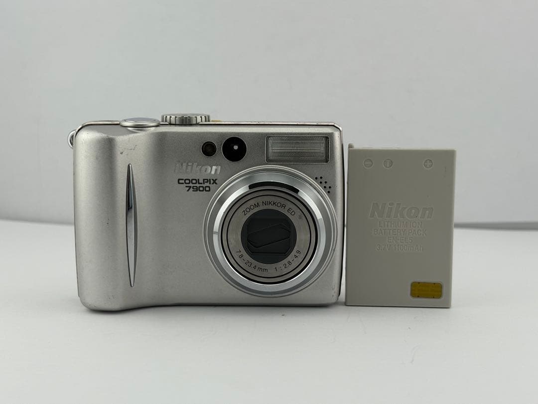 ★ニコンNikon COOLPIX 7900 プライムシルバー
