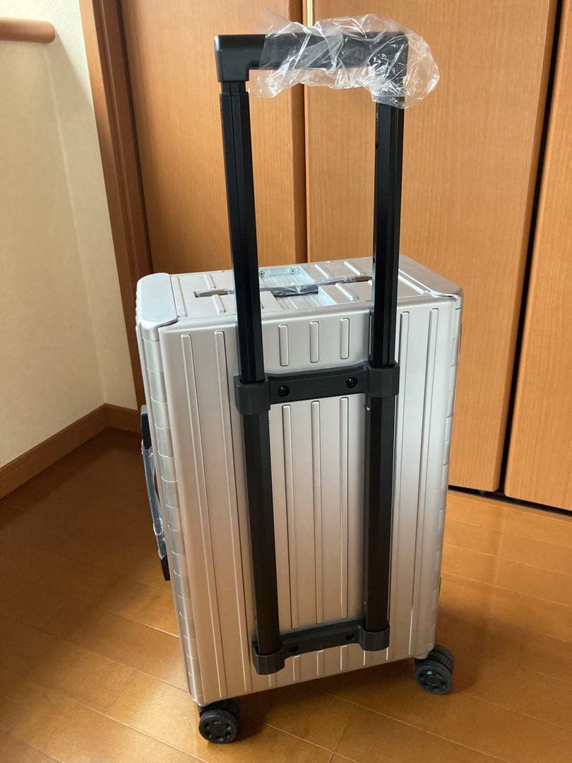 【機内持ち込み】 &FLAT 世界最薄 折りたたみキャリーケース 35Lシルバー