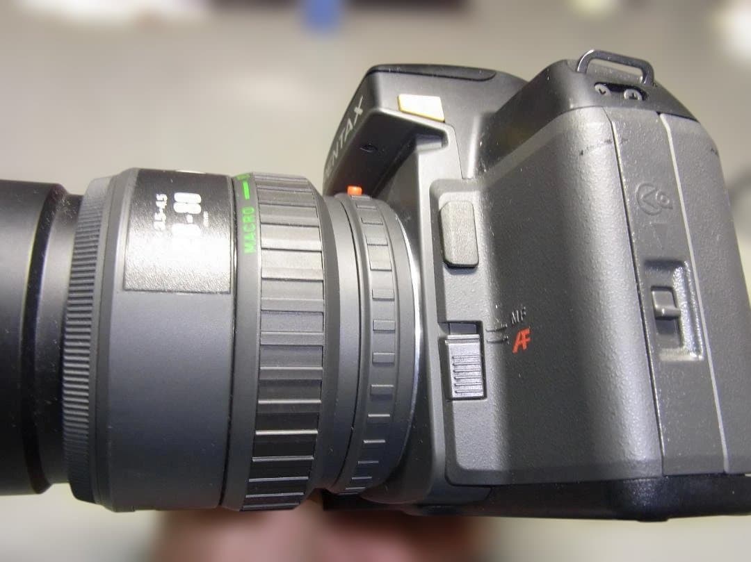 075　PENTAX SF-7 一眼レフカメラ　28-80mmレンズ付き送料込み