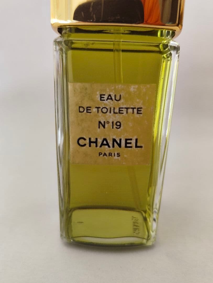 ヴィンテージ CHANEL No.19 香水 シャネル19 残量あり
