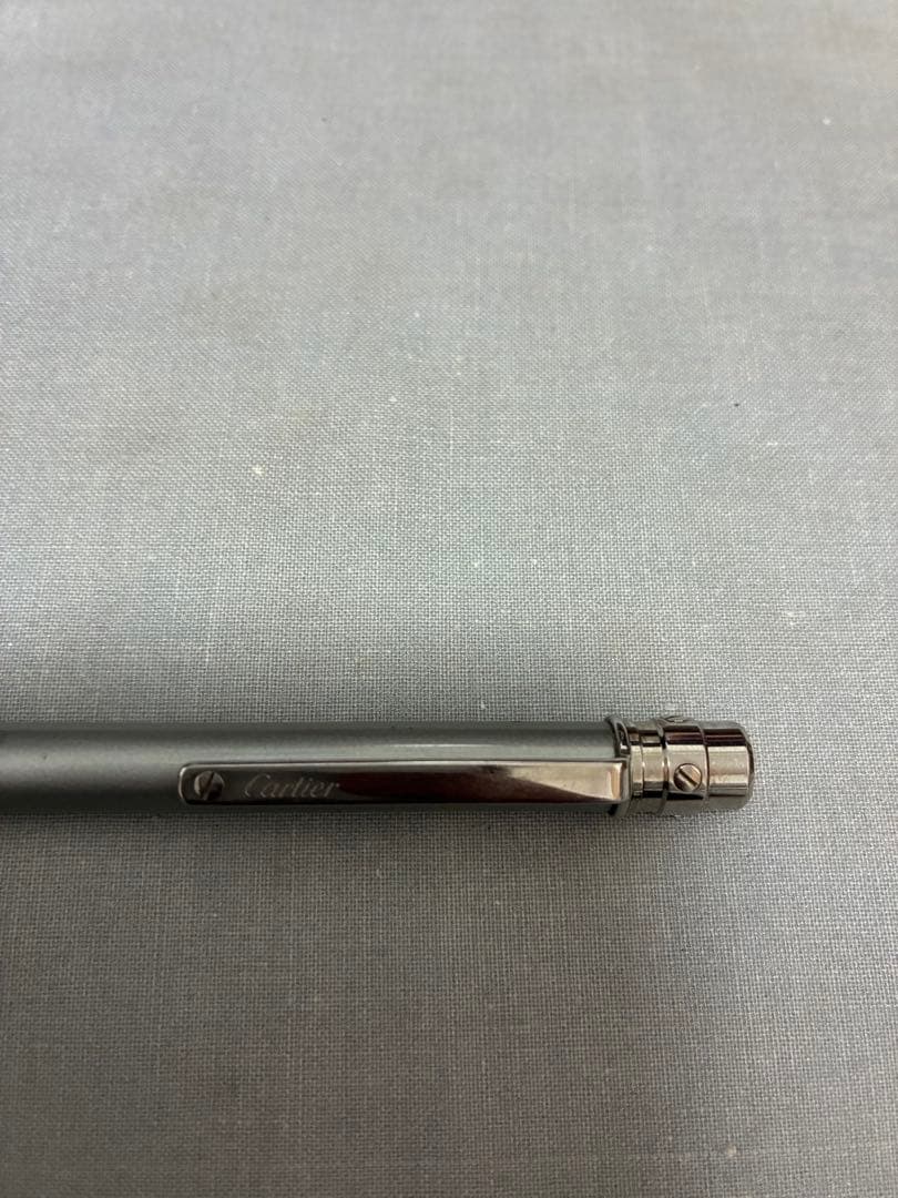 【箱、証明書付】カルティエ　ボールペン