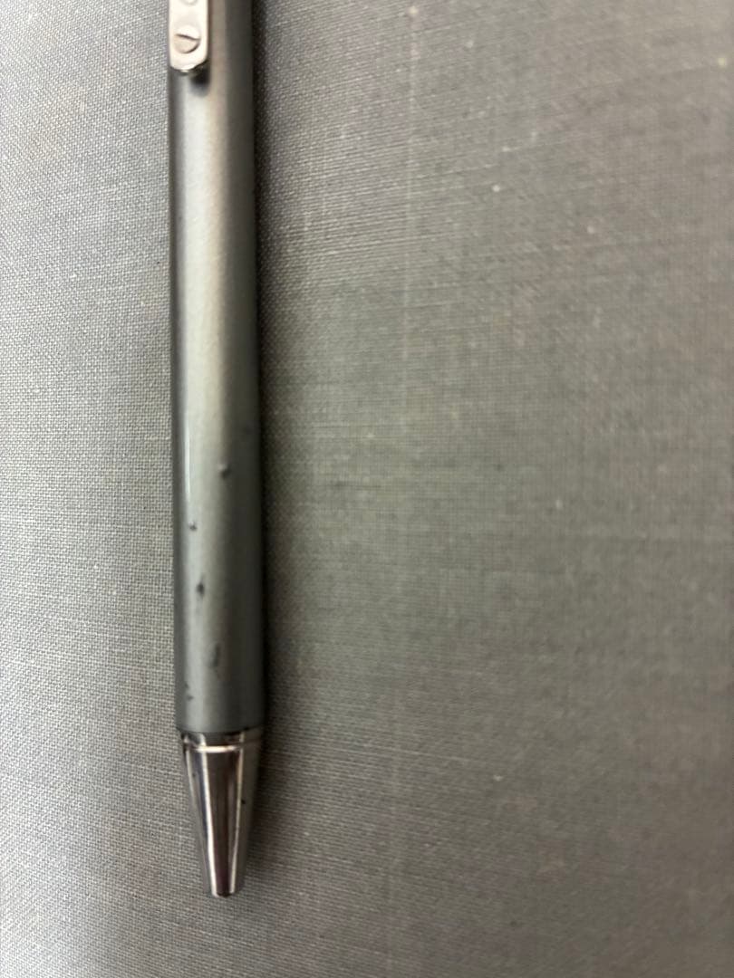 【箱、証明書付】カルティエ　ボールペン