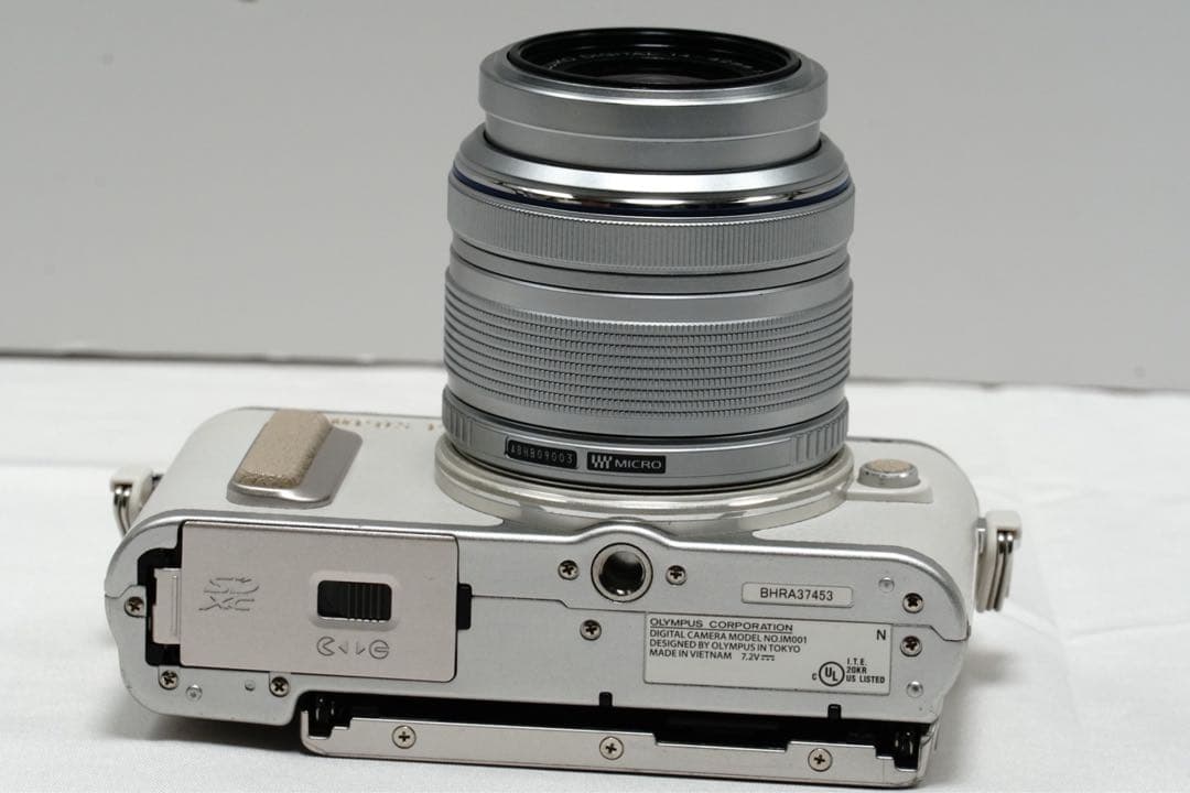 OLYMPUS PEN E-PL8 ホワイト