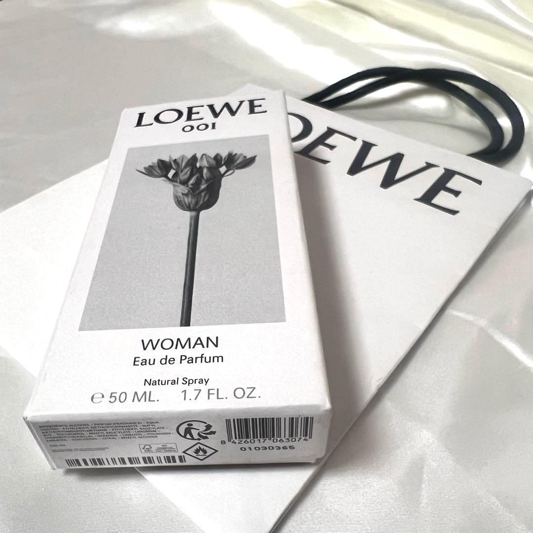 LOEWE 001 WOMAN Eau de Parfum 箱とショッパー付