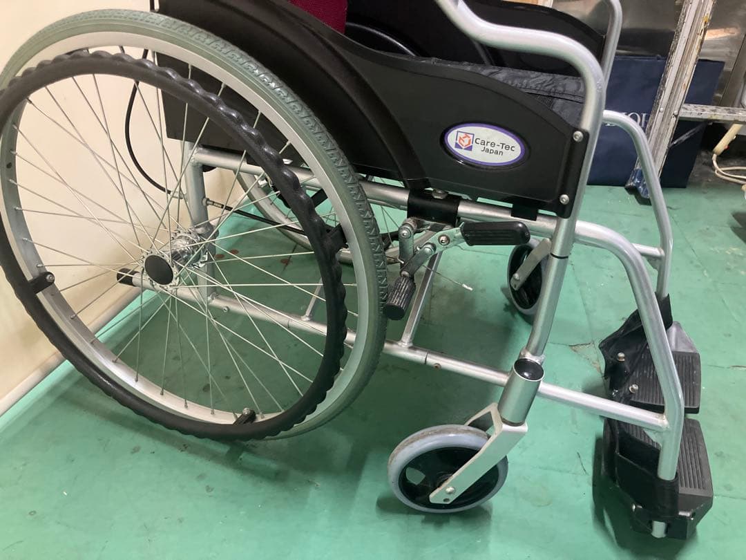 大阪引取限定商品 Care-Tec 自走用車椅子 赤/黒