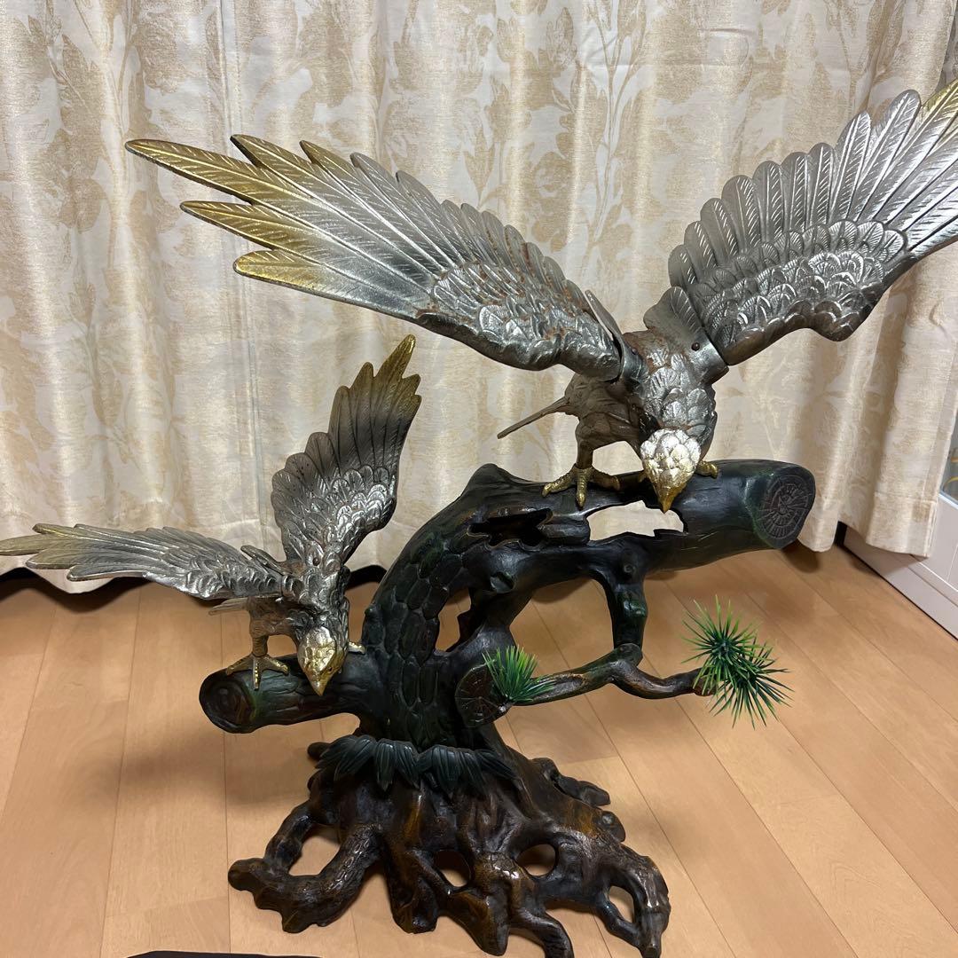 金属製 鷲と松の木の彫刻 約50cm x70 cm .made in1970.